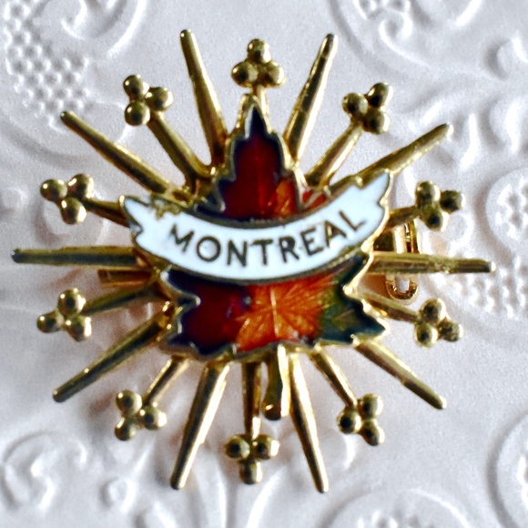 ๐๐ Vintage Montreal Maple Leaf Souvenir Brooch Pin - Picture 3 of 3